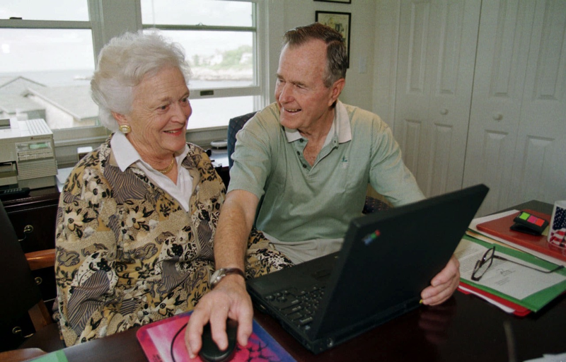 George and Barbara Bush in 1999 (AP Photo/Pat Wellenbach)